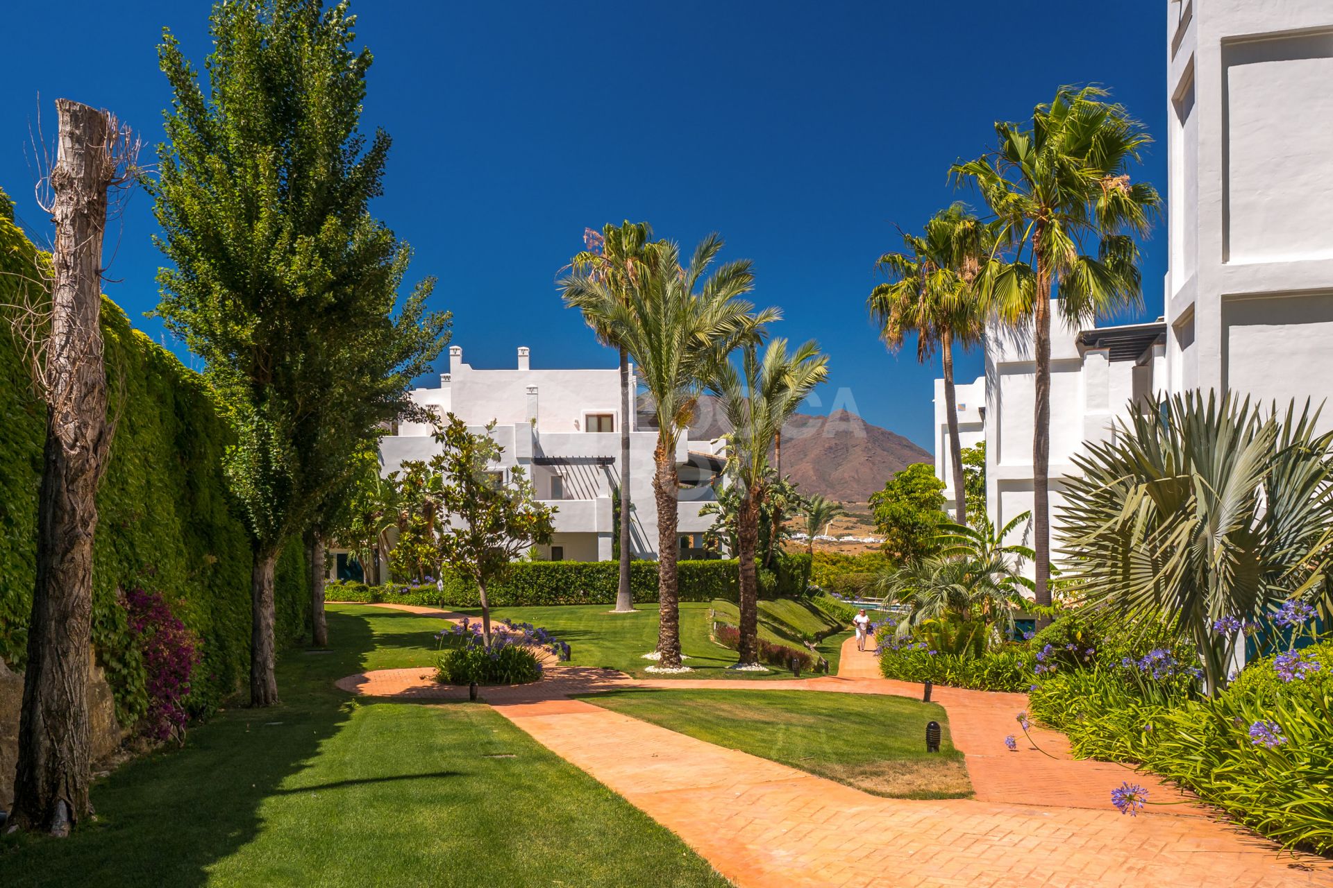 Luxury first floor apartment in Altos de Cortesín, Casares, Málaga