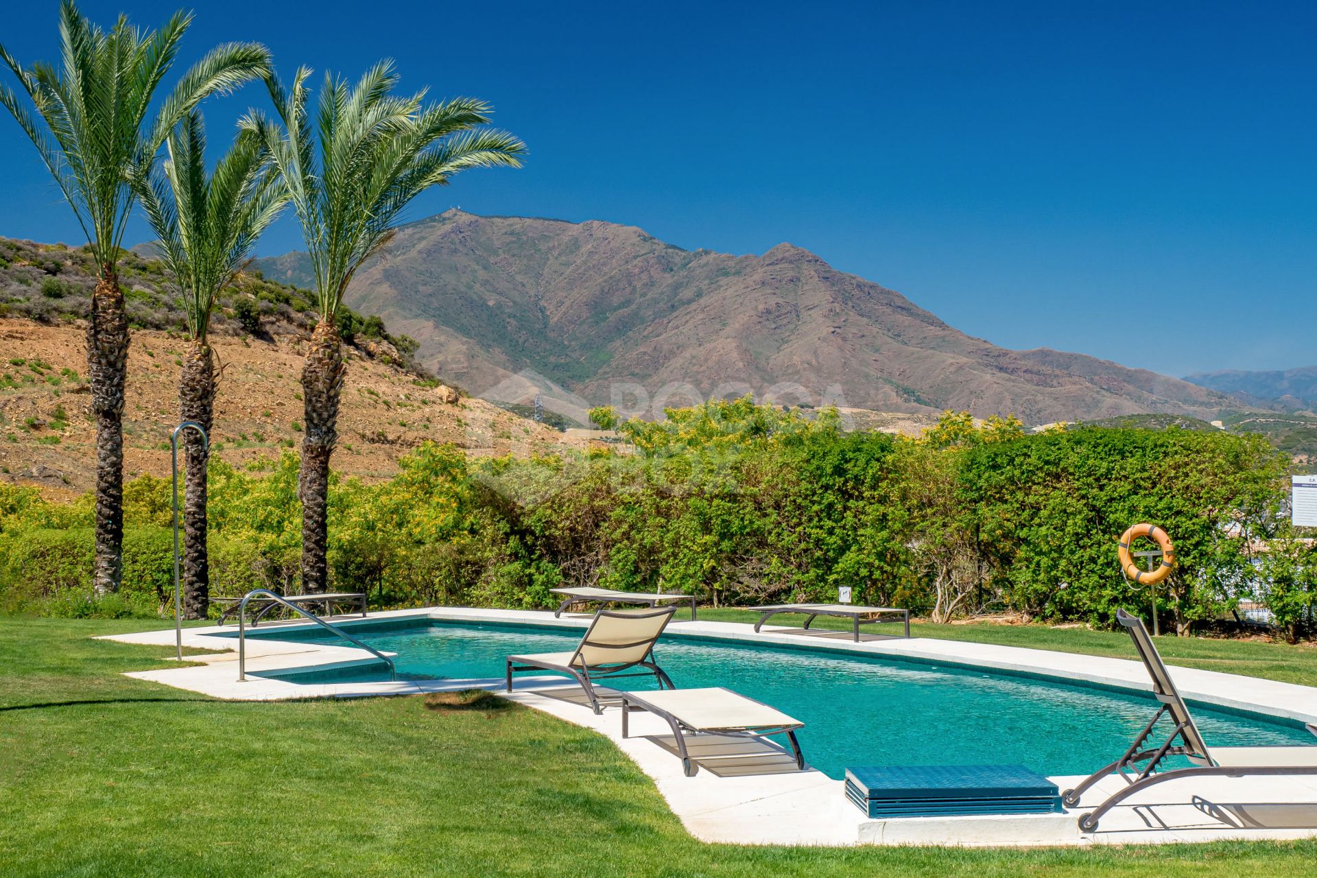 Luxury first floor apartment in Altos de Cortesín, Casares, Málaga