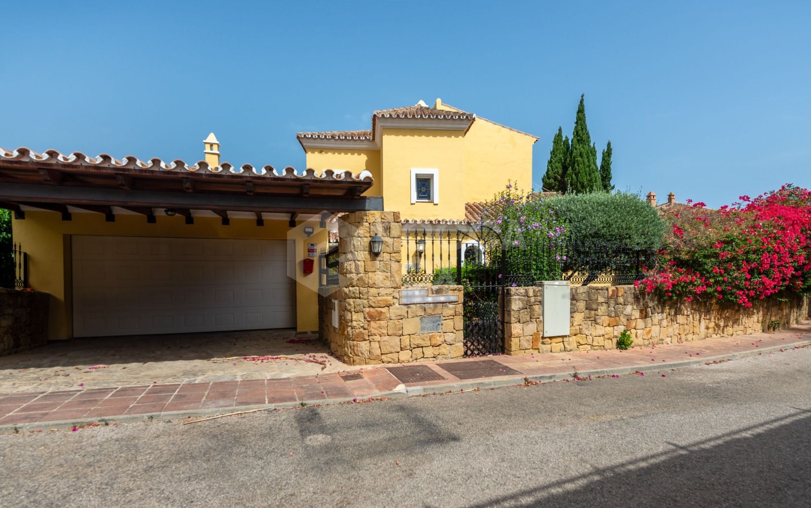 Luxury 3-Bedroom House with Private Pool in Manilva, Malaga