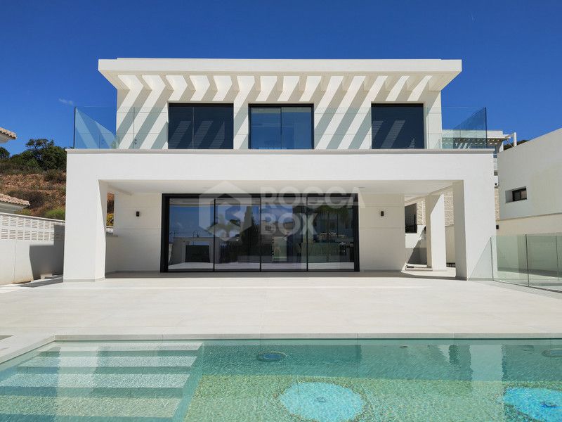 Luxury Villa in Cala de Mijas: A Coastal Paradise