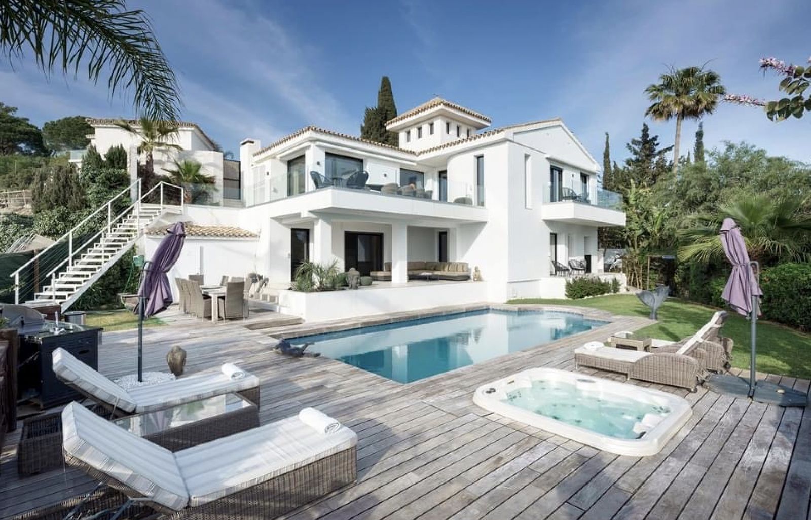 Villa en El Rosario, Marbella