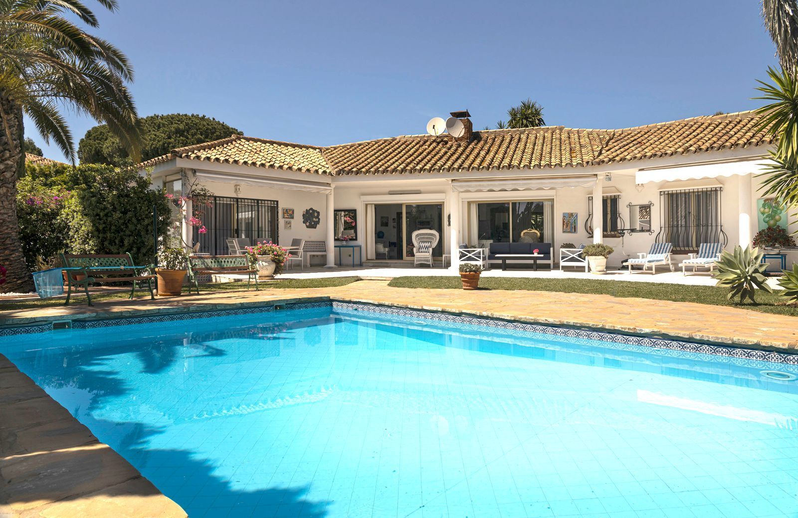 Villa en Hacienda las Chapas, Marbella