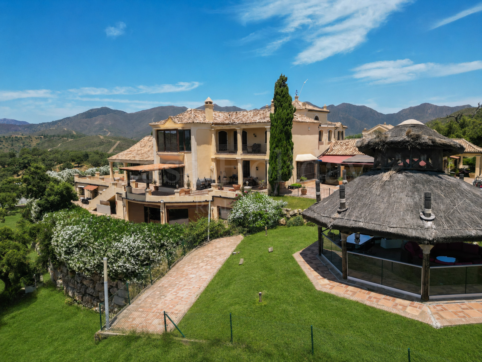 Villa en La Mairena, Marbella
