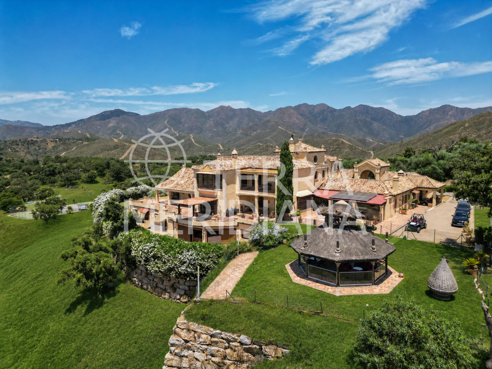 Villa in La Mairena, Marbella