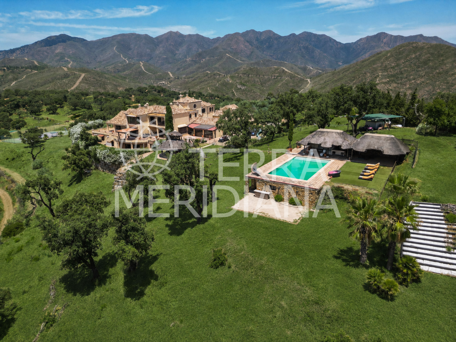 Villa in La Mairena, Marbella