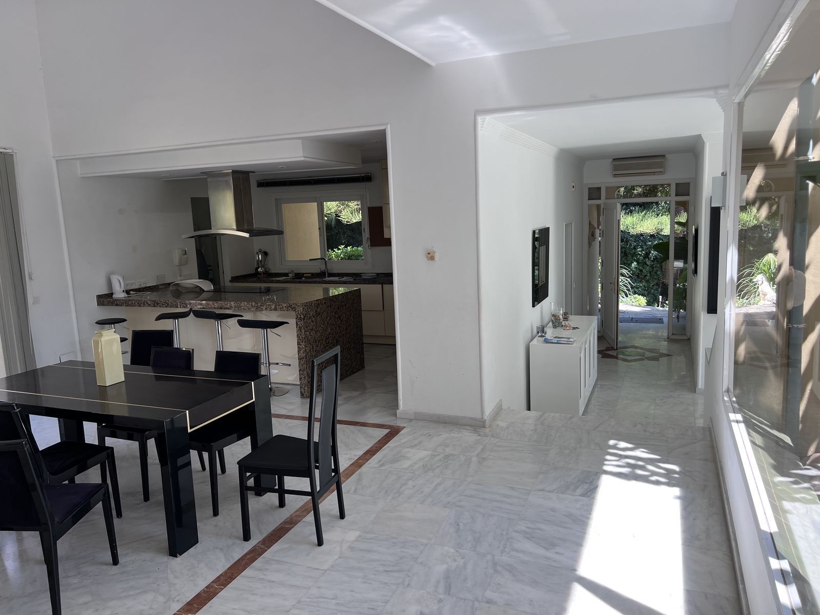 Villa in Bahia de Marbella, Marbella