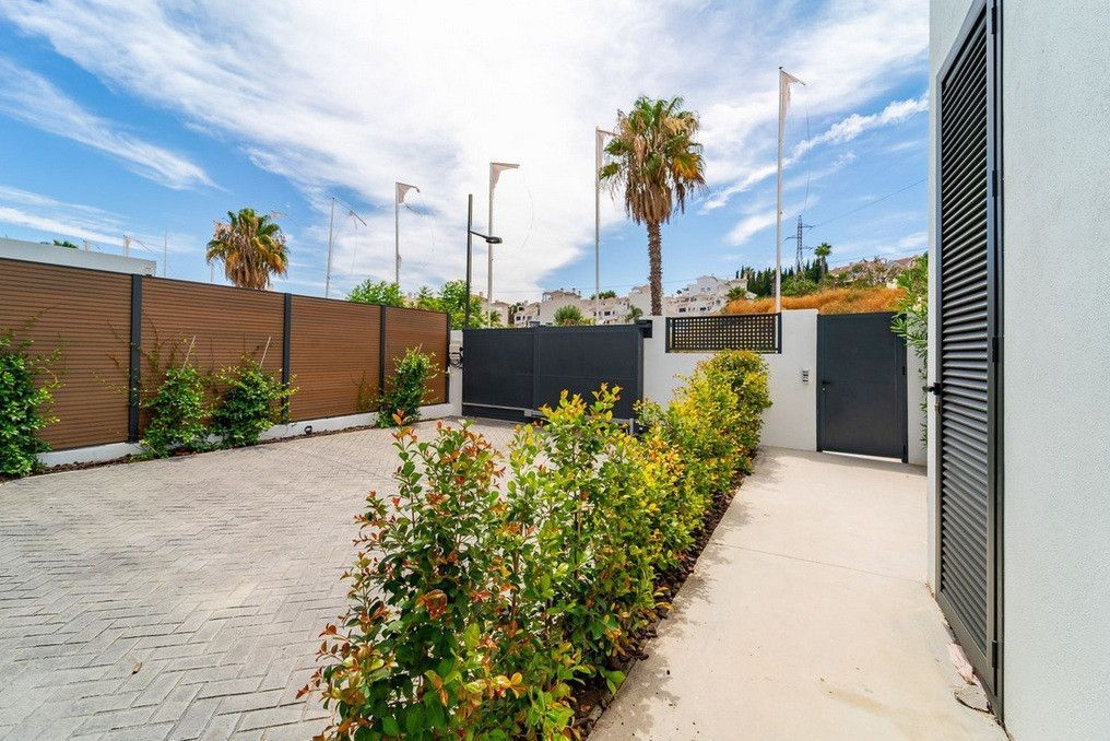 Villa in Estepona East, Estepona