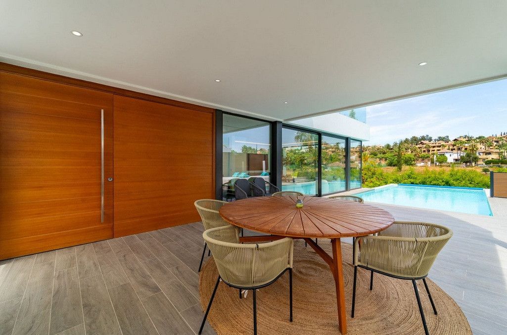 Villa in Estepona East, Estepona