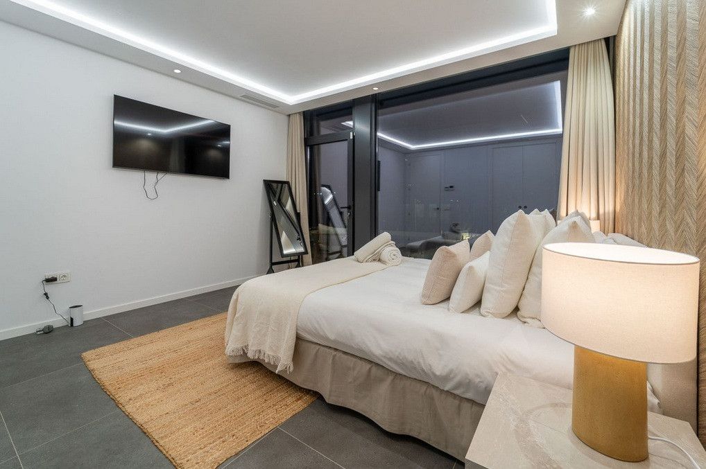 Villa in Estepona East, Estepona