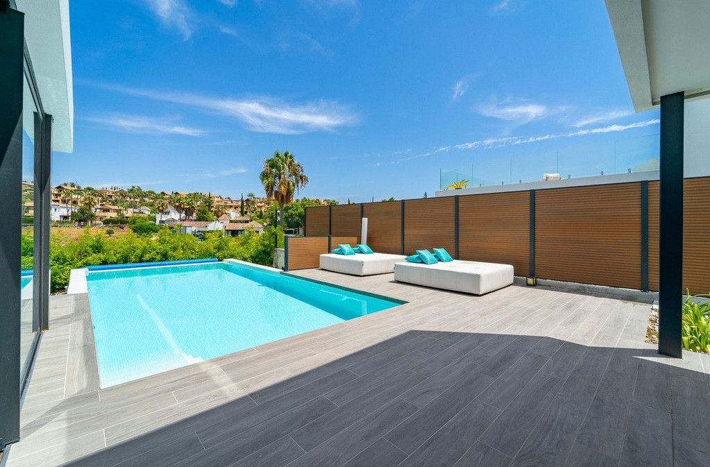 Villa in Estepona East, Estepona