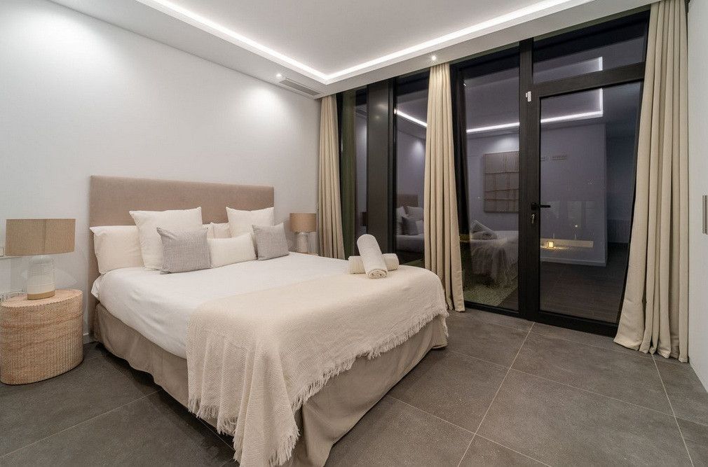 Villa in Estepona East, Estepona