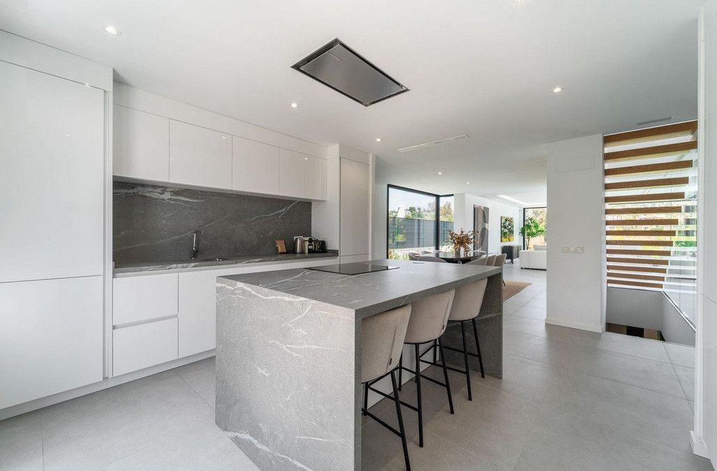 Villa in Estepona East, Estepona