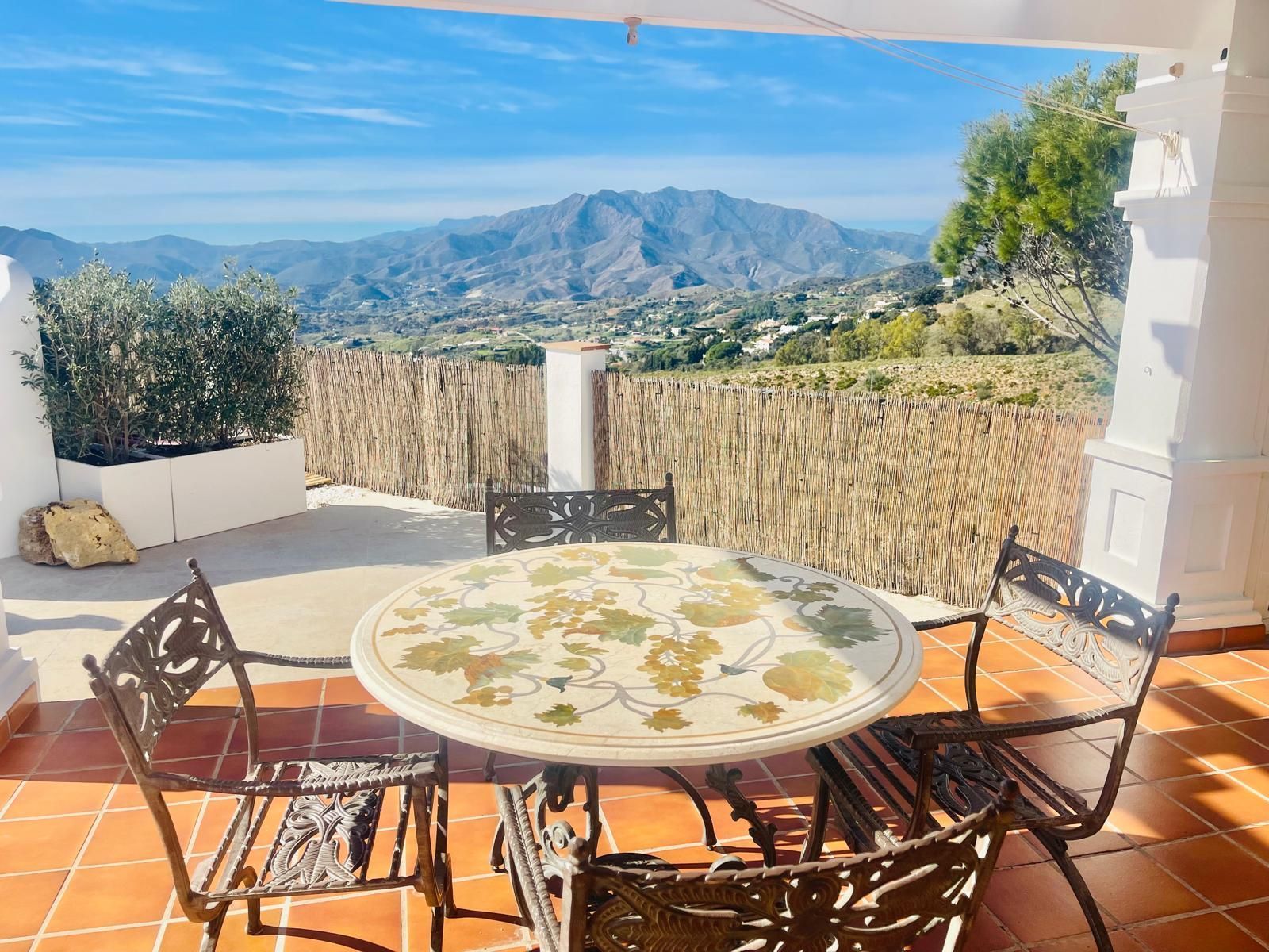 Villa in Valtocado, Mijas