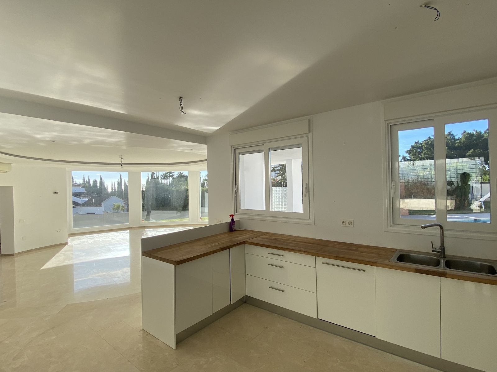 Villa in El Paraiso, Estepona