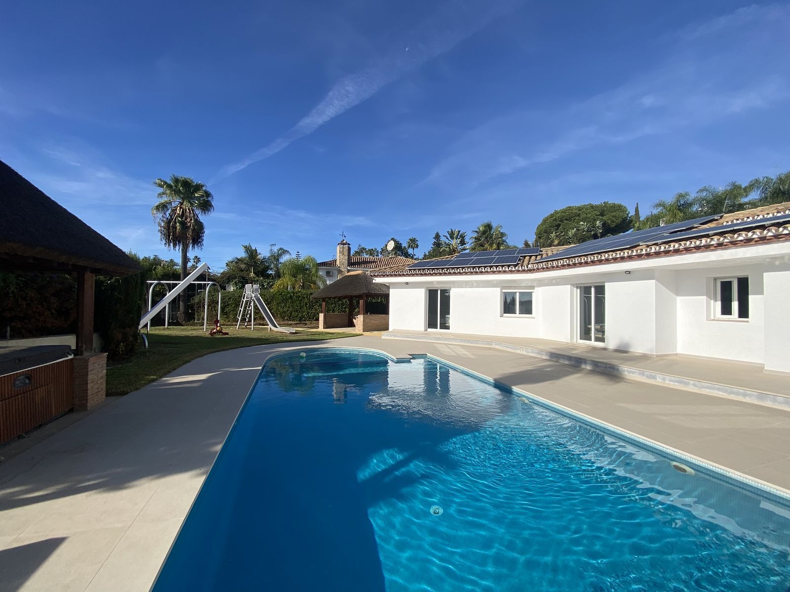 Villa in El Paraiso, Estepona