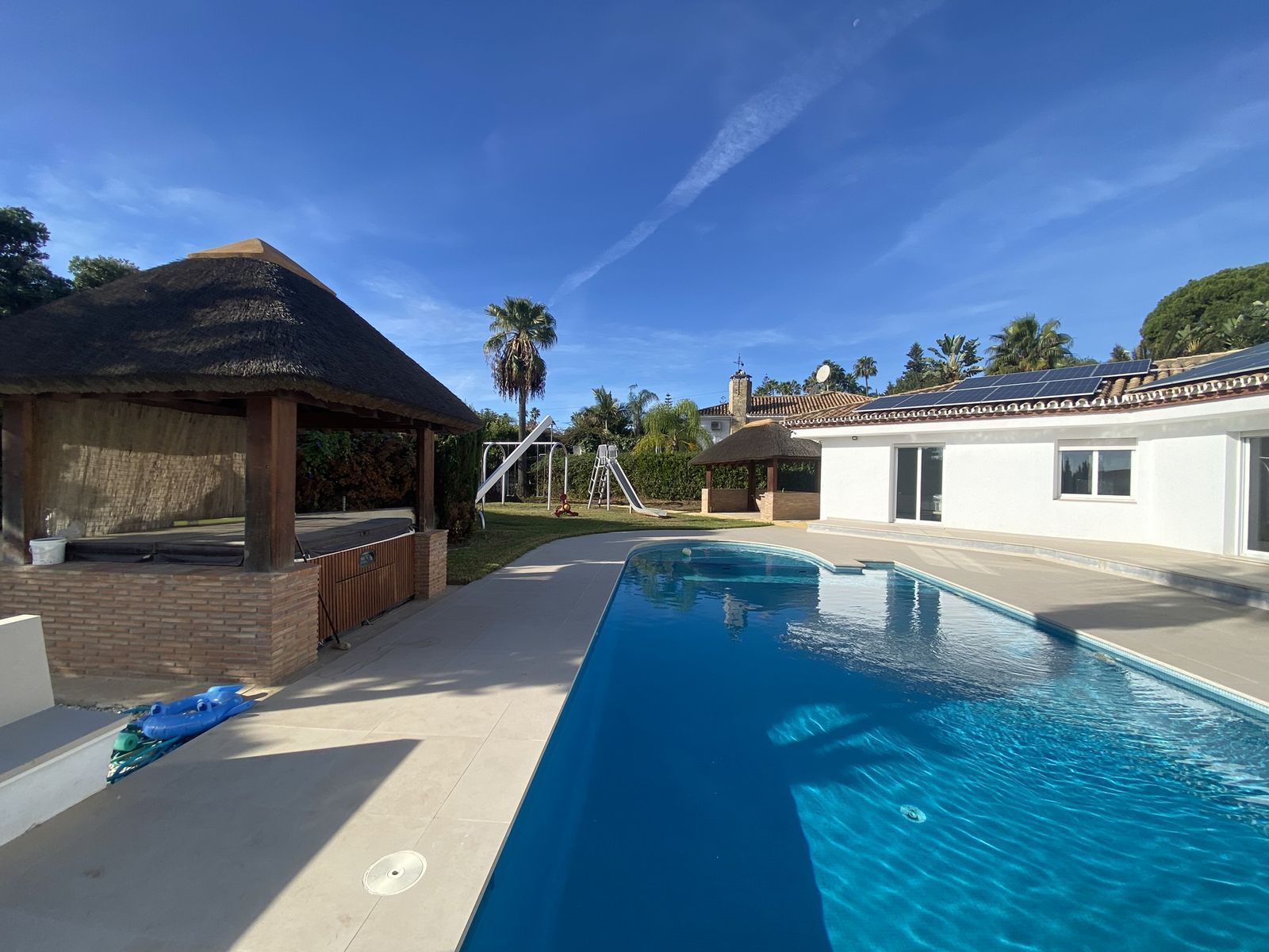 Villa in El Paraiso, Estepona