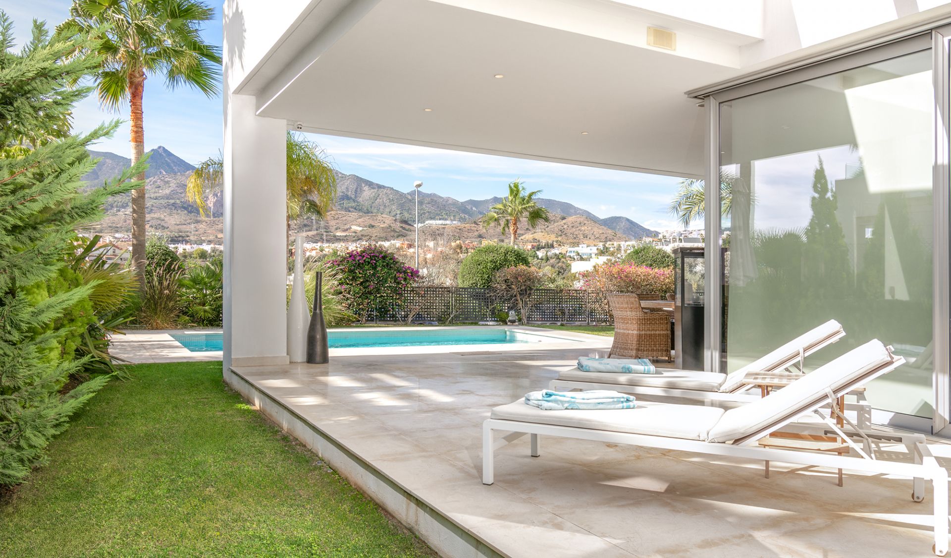 Villa in Rio Real, Marbella