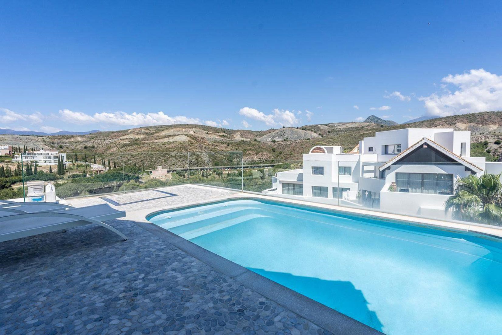 Duplex Penthouse in Benahavis