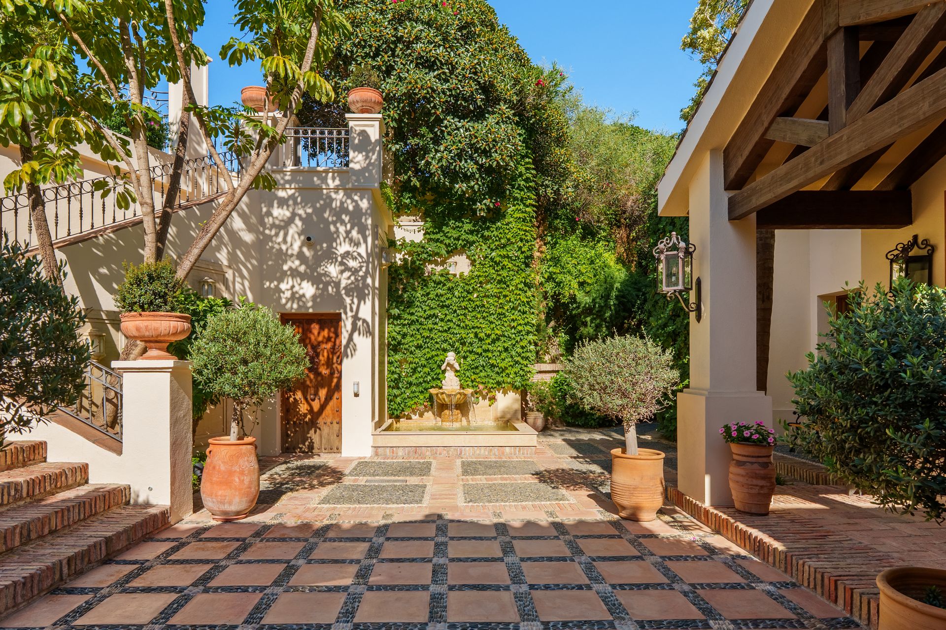 Villa in Monte Paraiso, Marbella