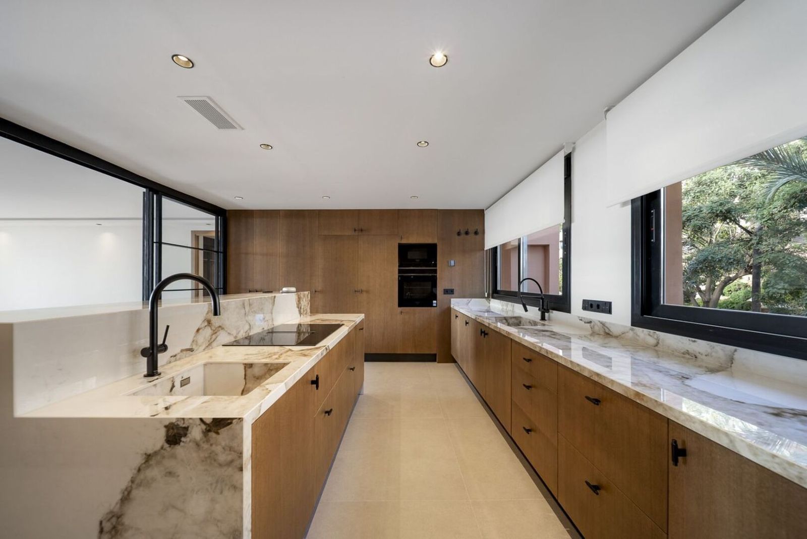 Apartment in Nueva Andalucia, Marbella