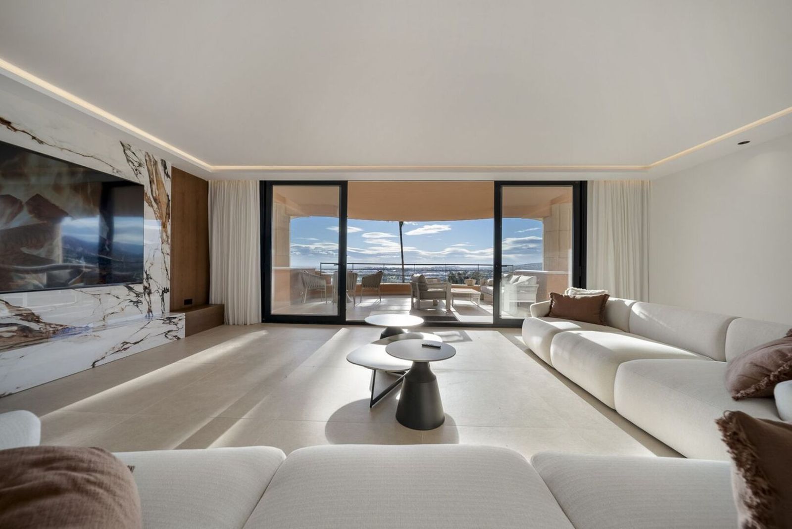 Apartment in Nueva Andalucia, Marbella