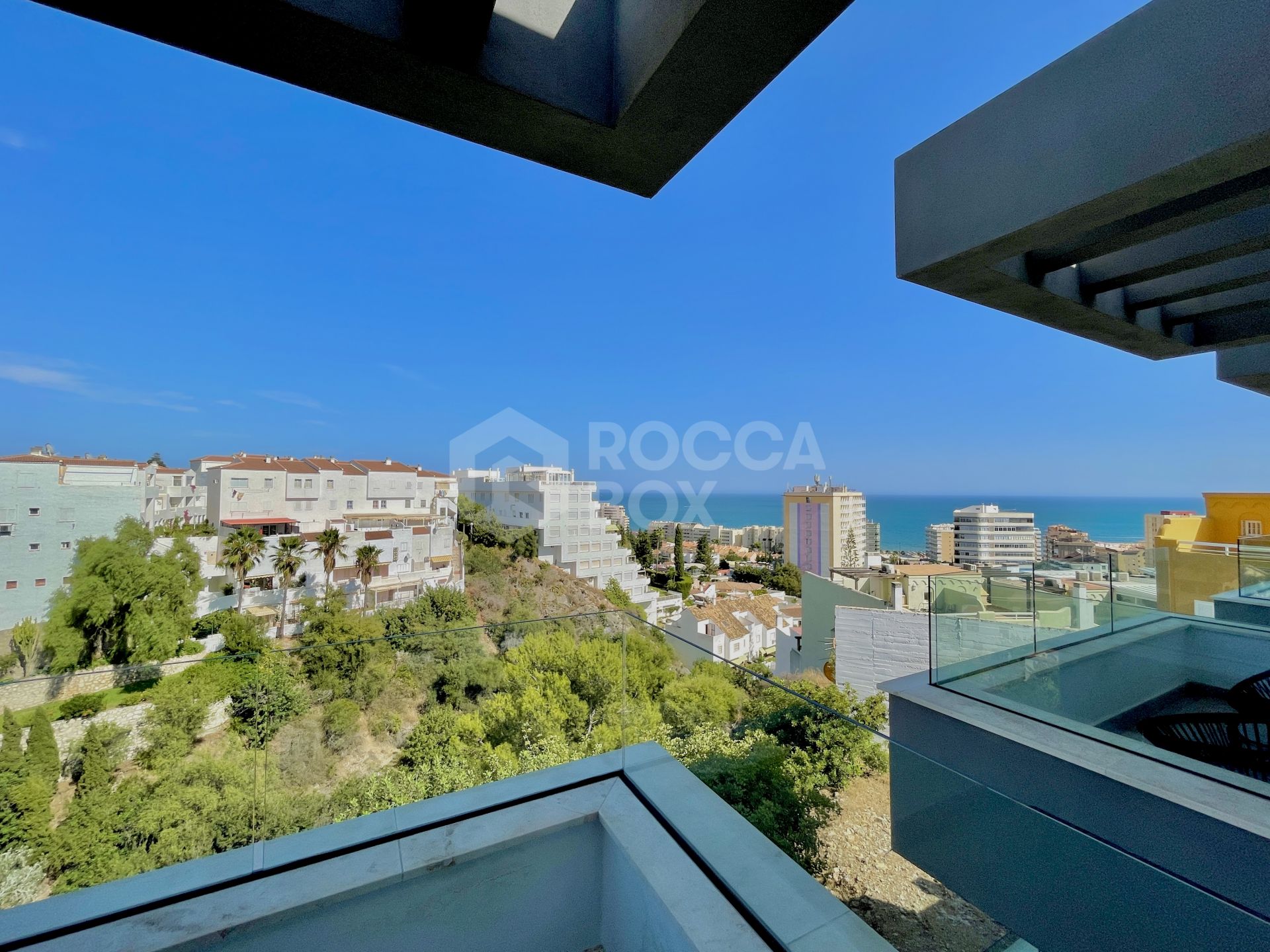 Exquisite Townhouse with Panoramic Views in Torreblanca, Fuengirola