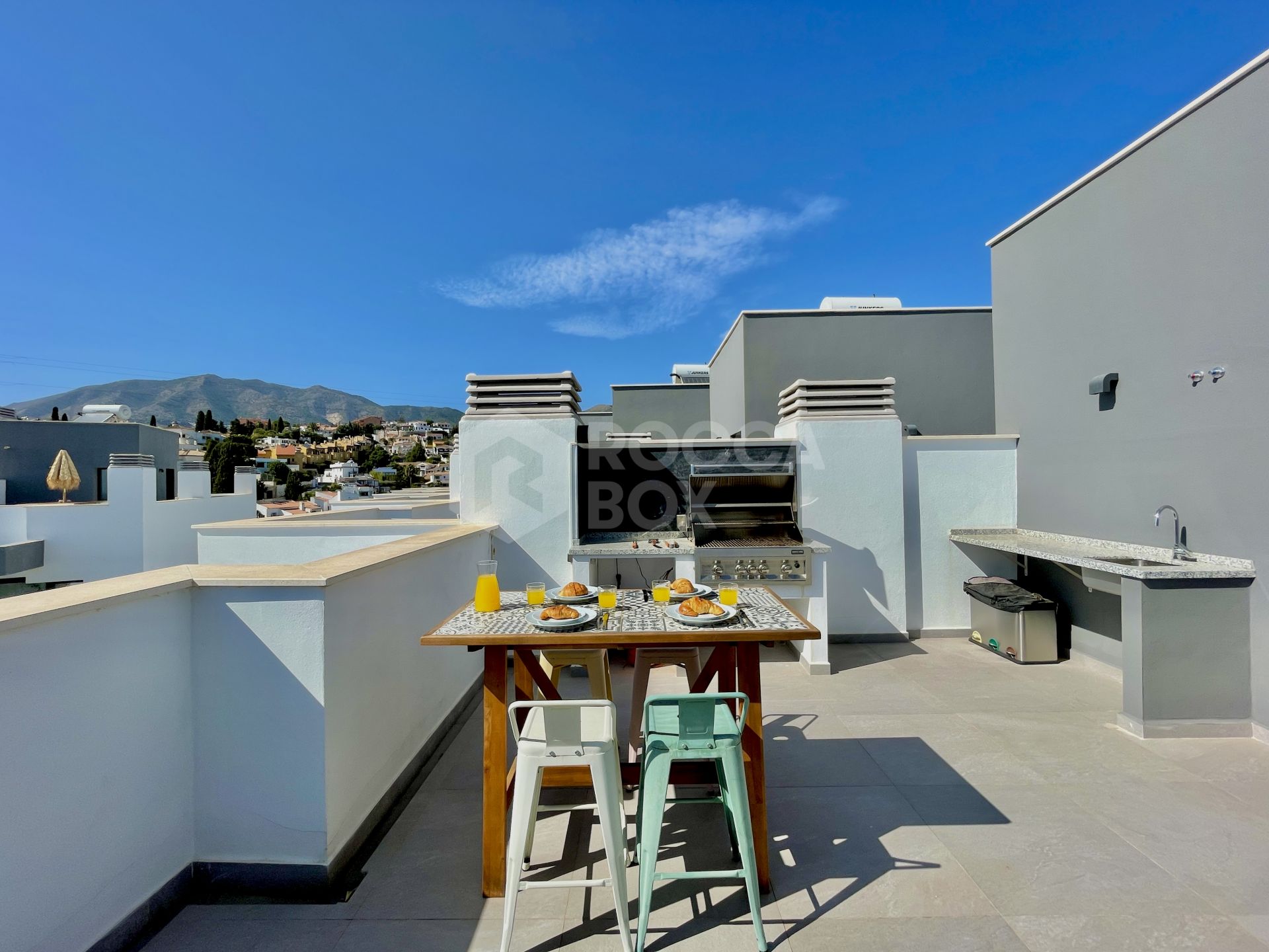 Exquisite Townhouse with Panoramic Views in Torreblanca, Fuengirola