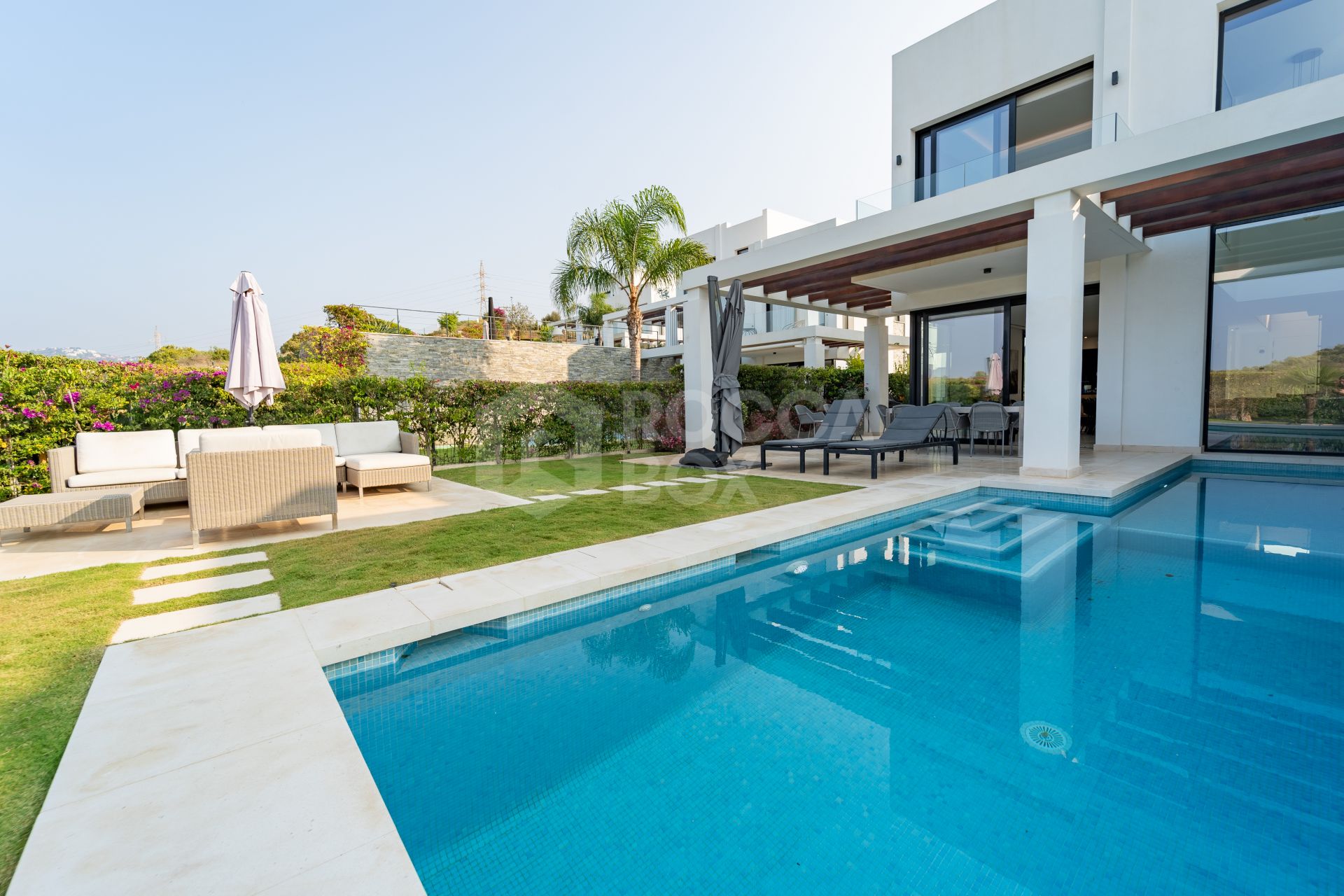 Frontline Golf Luxury semi-detached Villa within a gated community