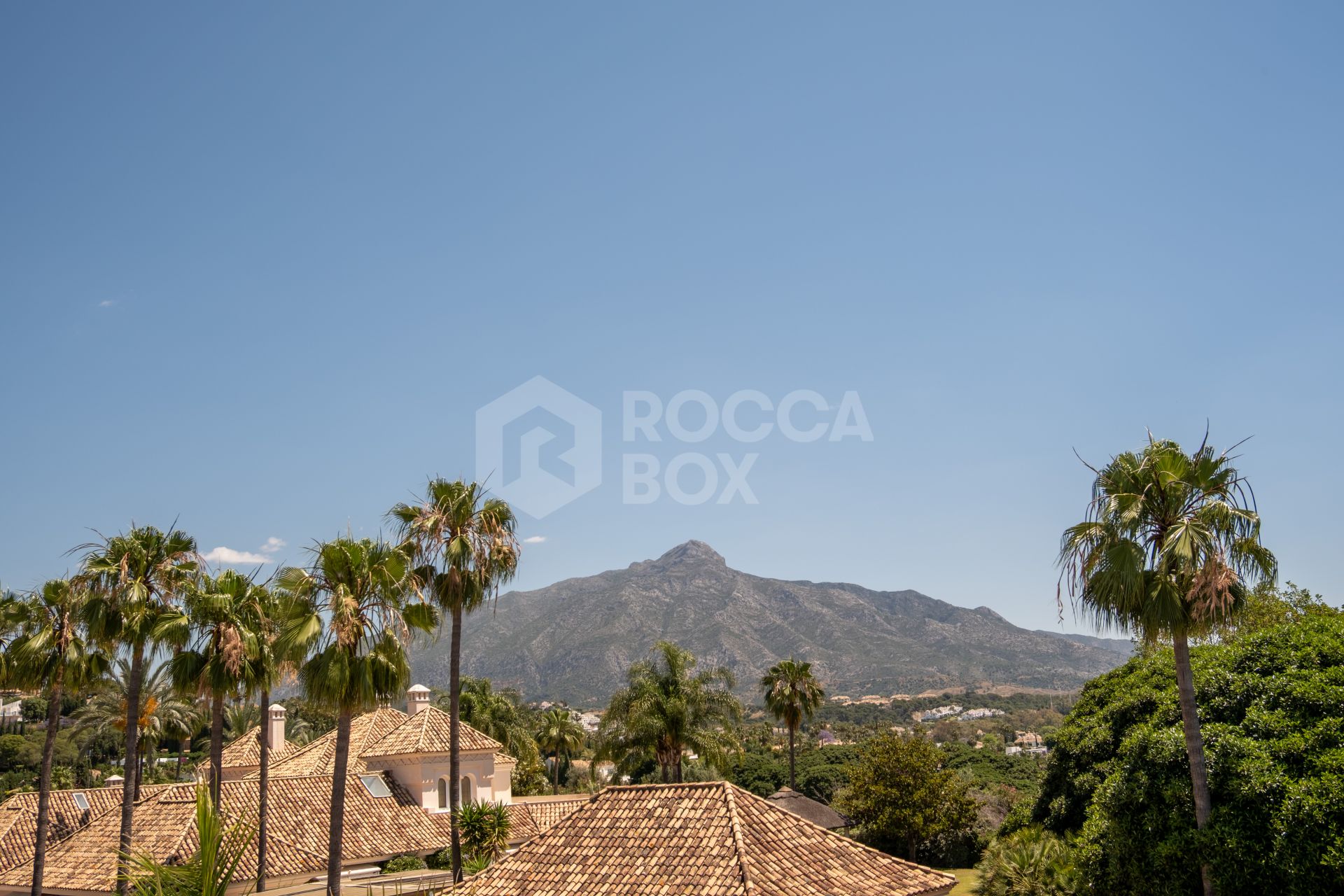 Villa for sale in Nueva Andalucia, Marbella (All)