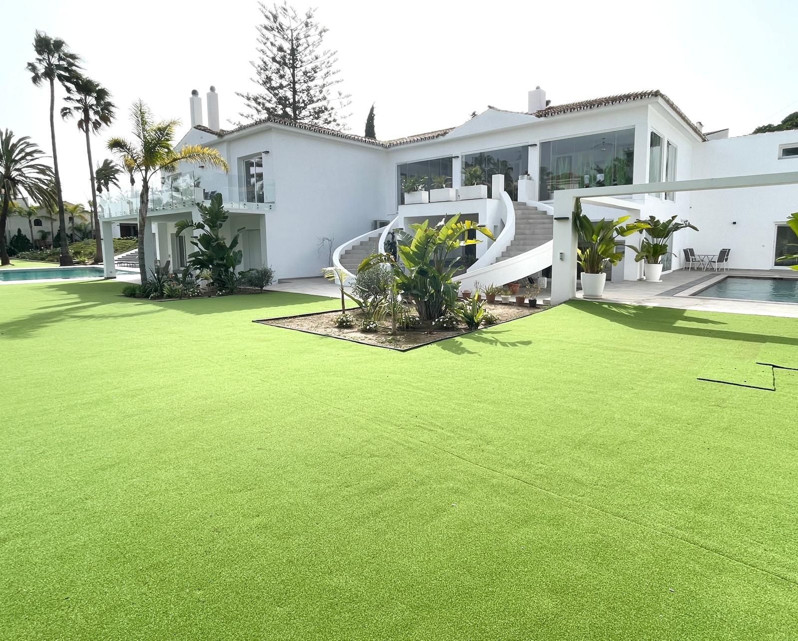 Villa en Atalaya Hills, Benahavis