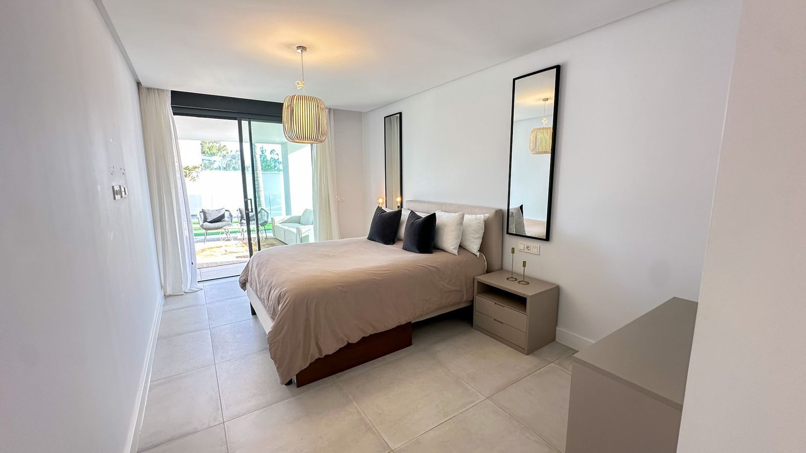 Apartamento Planta Baja en Cabopino, Marbella