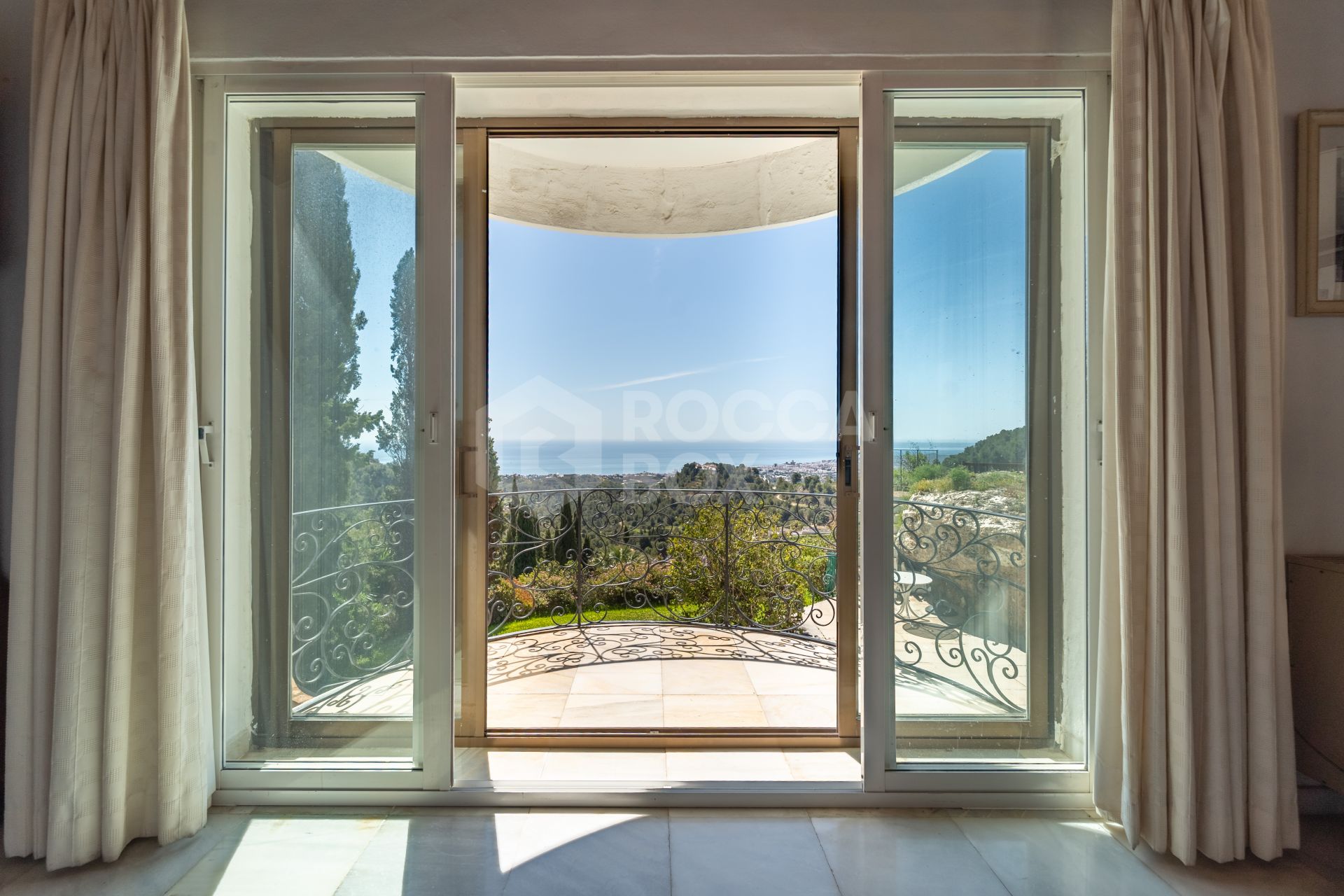 Villa for sale in Mijas