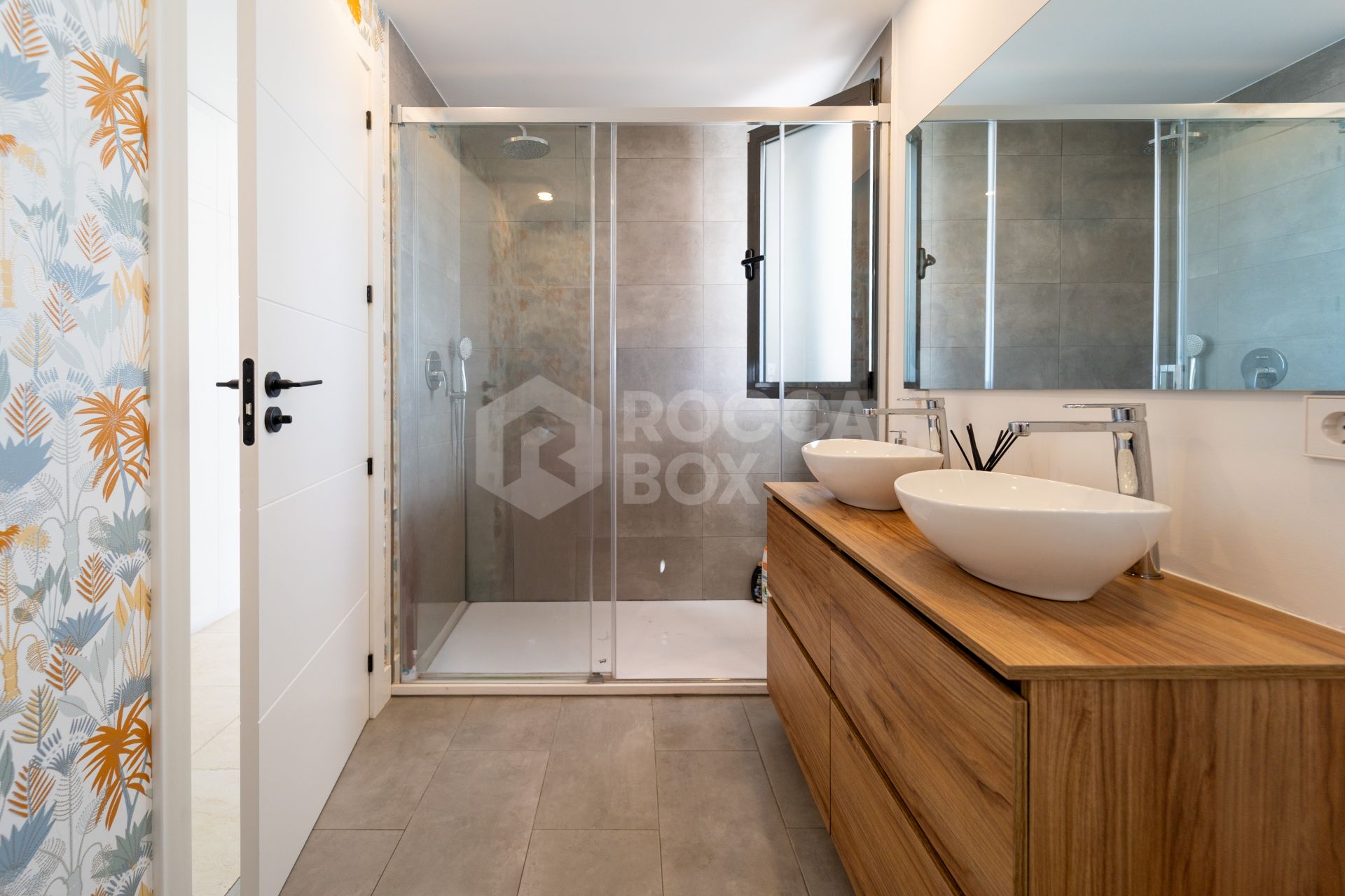 Duplex Penthouse for sale in La Resina Golf, Estepona East