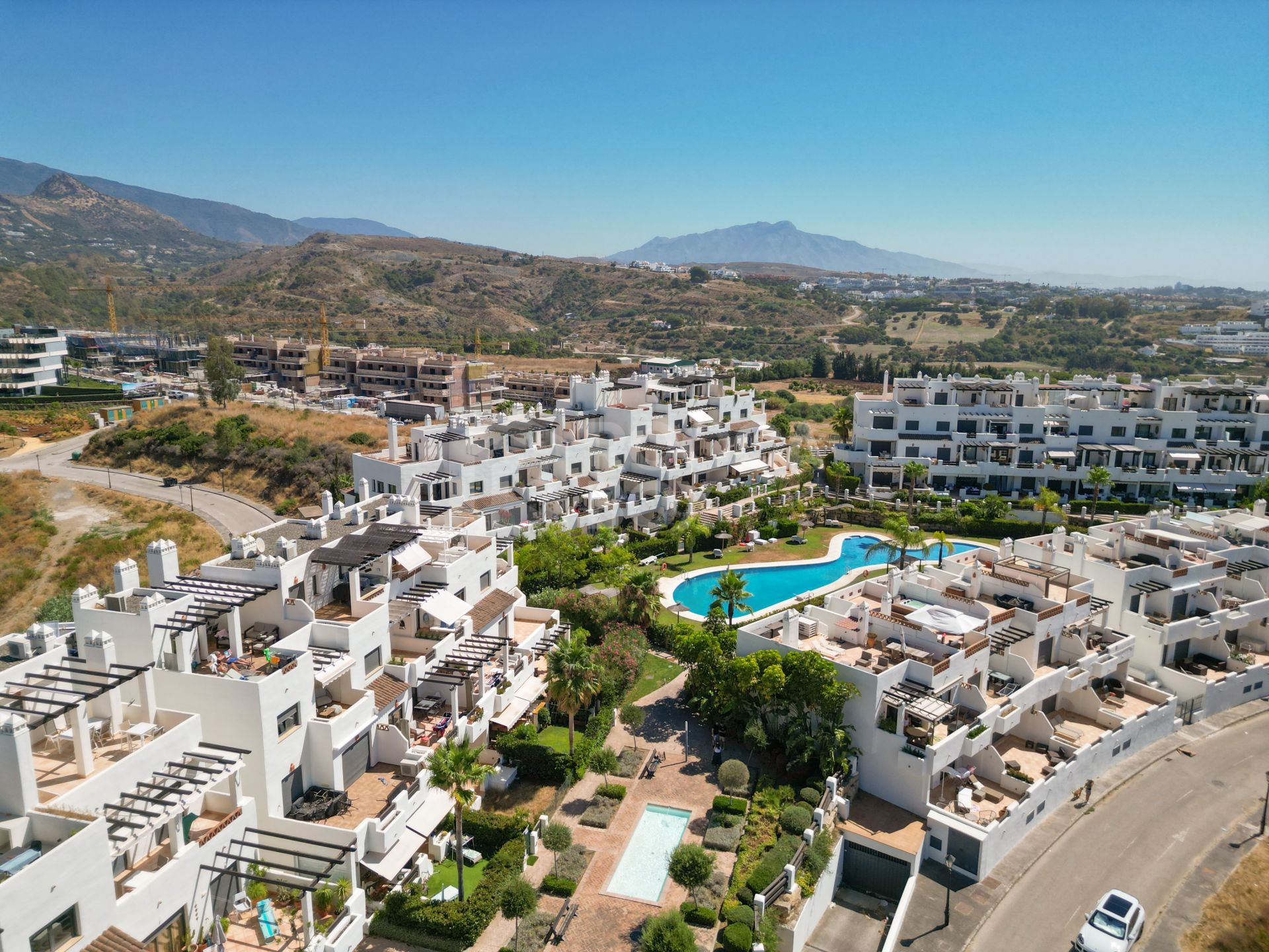 Duplex Penthouse for sale in La Resina Golf, Estepona East
