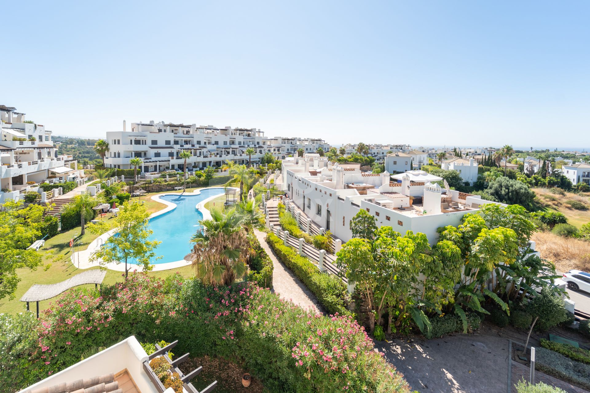 Duplex Penthouse for sale in La Resina Golf, Estepona East