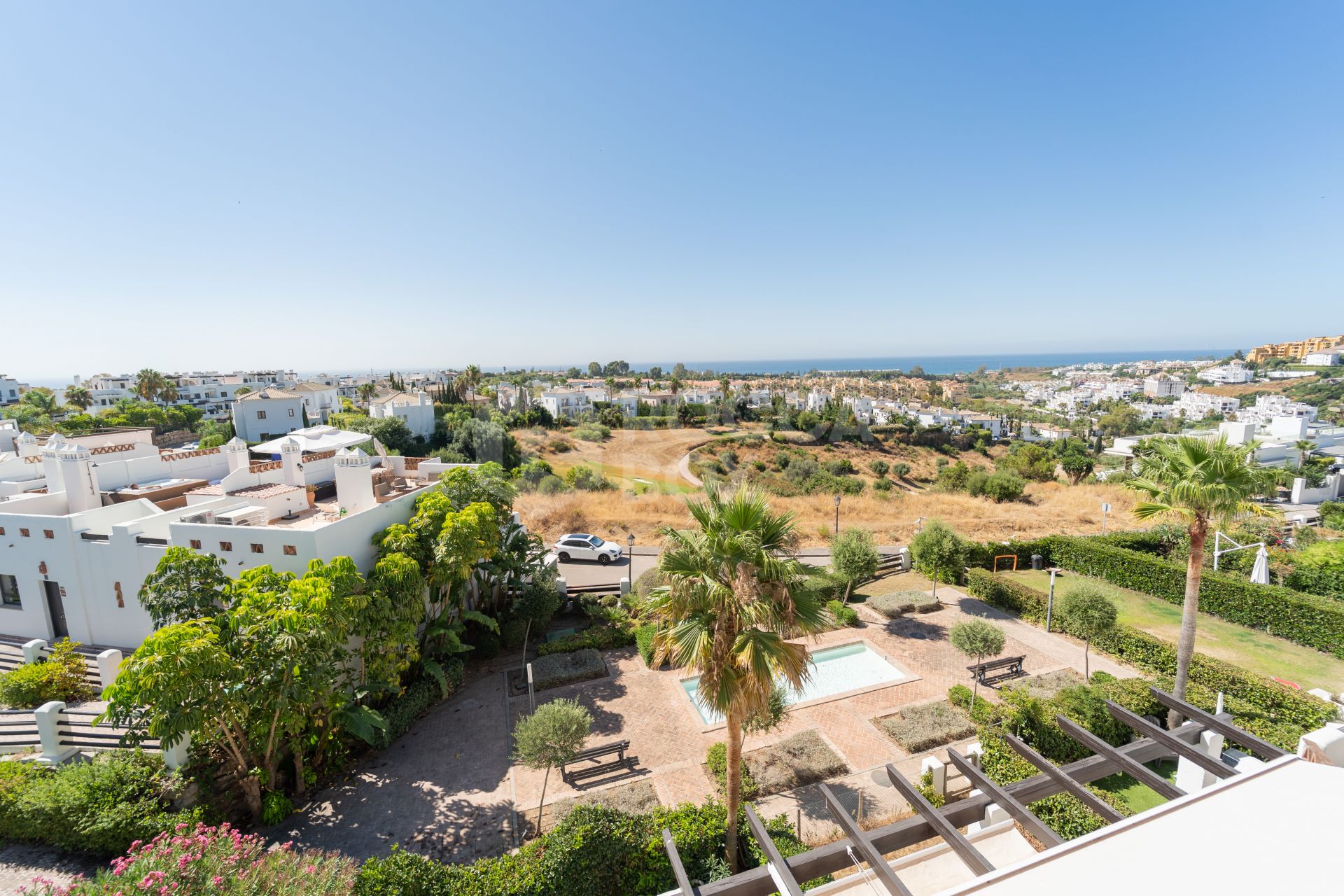Duplex Penthouse for sale in La Resina Golf, Estepona East