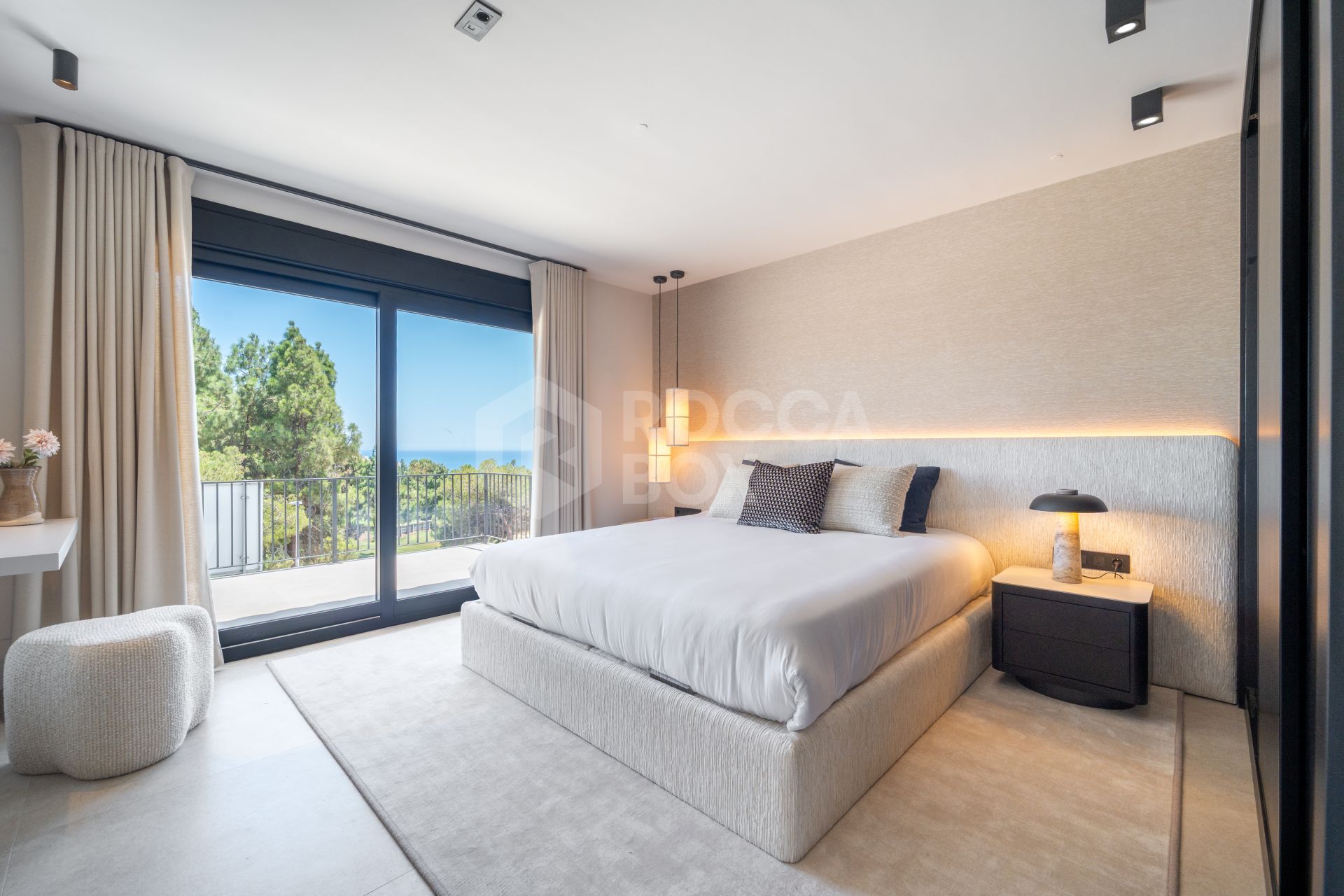 Fully Renovated Luxury Villa ideally located within a short walk to La Cala centre , Beach & Golf