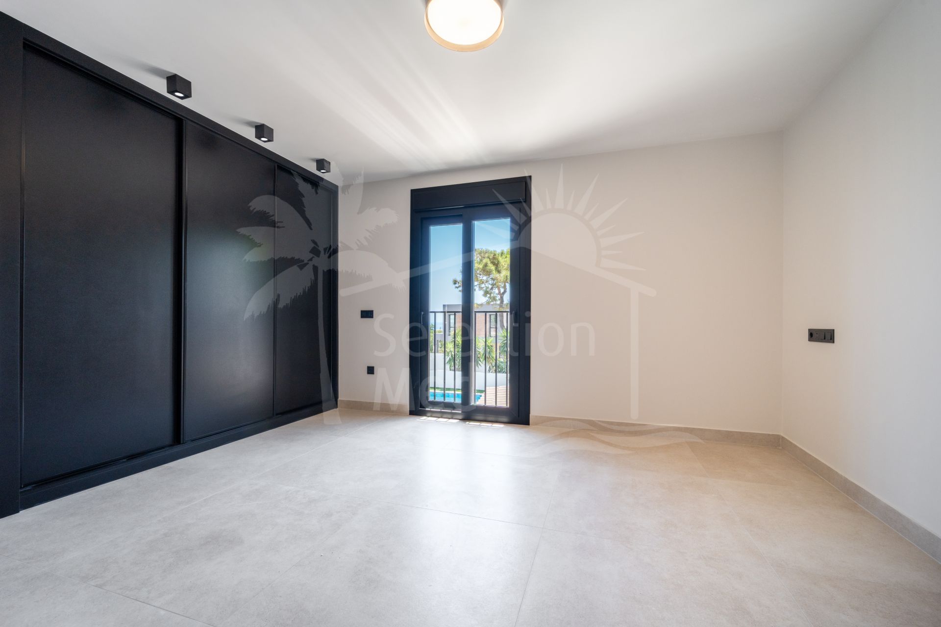 Fully Renovated Luxury Villa ideally located within a short walk to La Cala centre , Beach & Golf