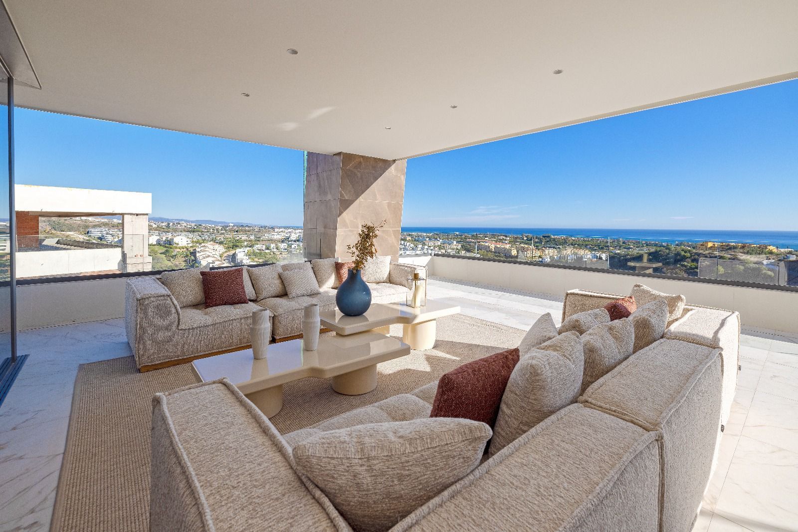 Penthouse in Estepona East, Estepona