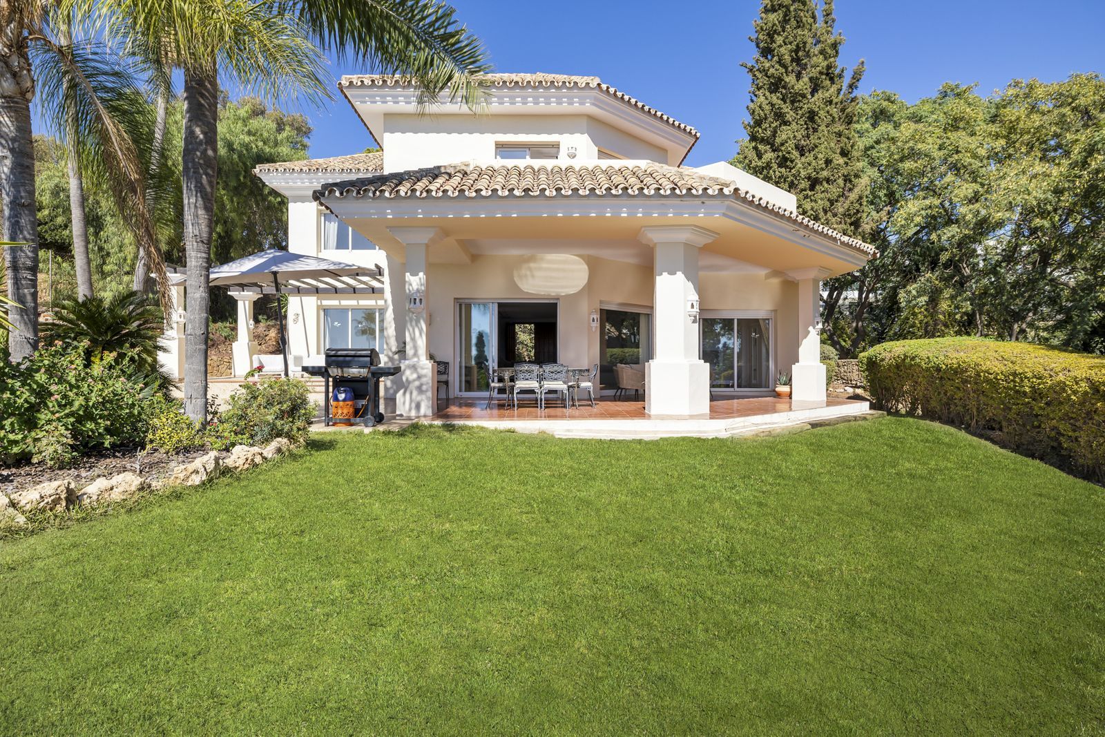 Villa en Hacienda las Chapas, Marbella