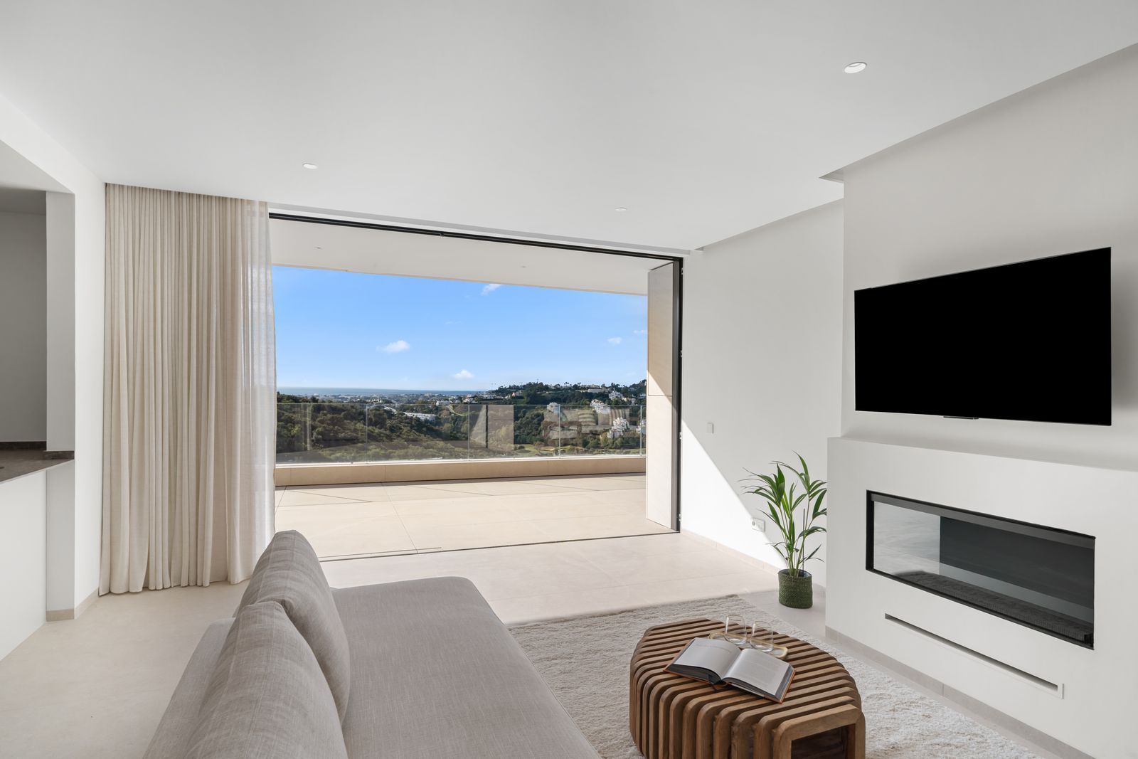 Apartment in Real de La Quinta, Benahavis