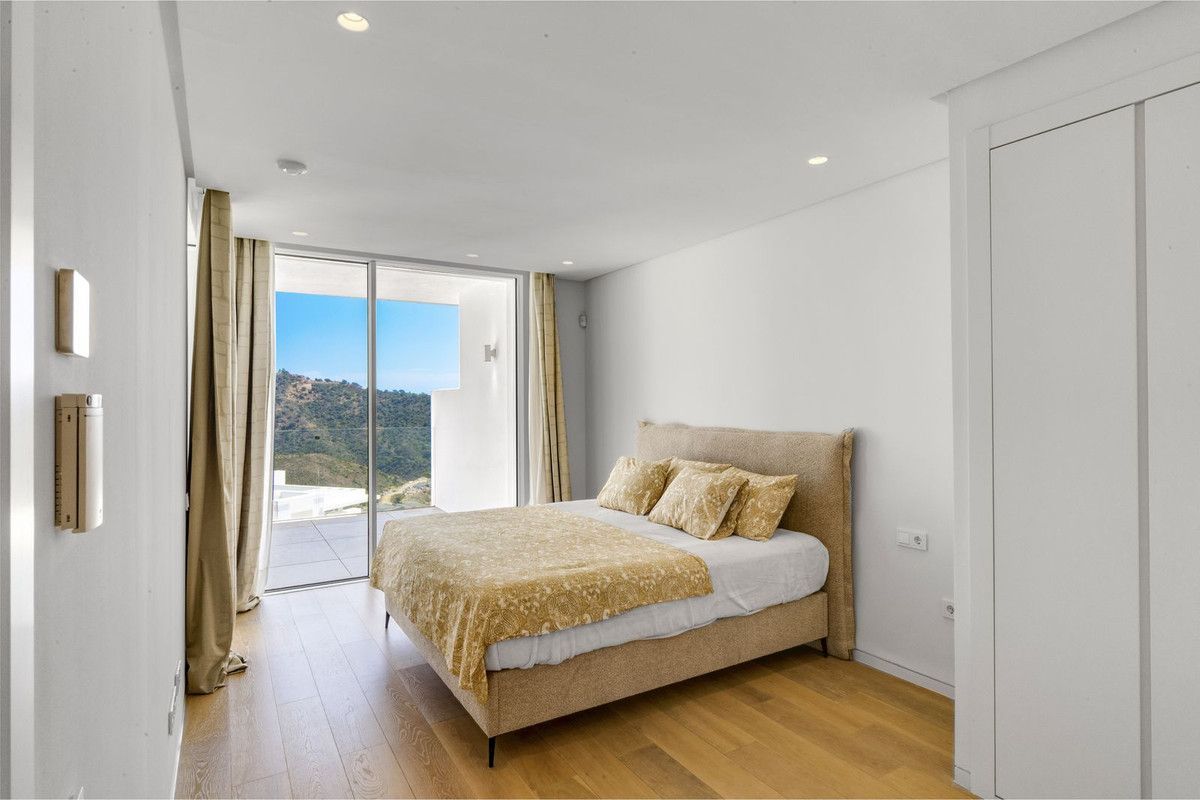 Apartment in Palo Alto, Ojen