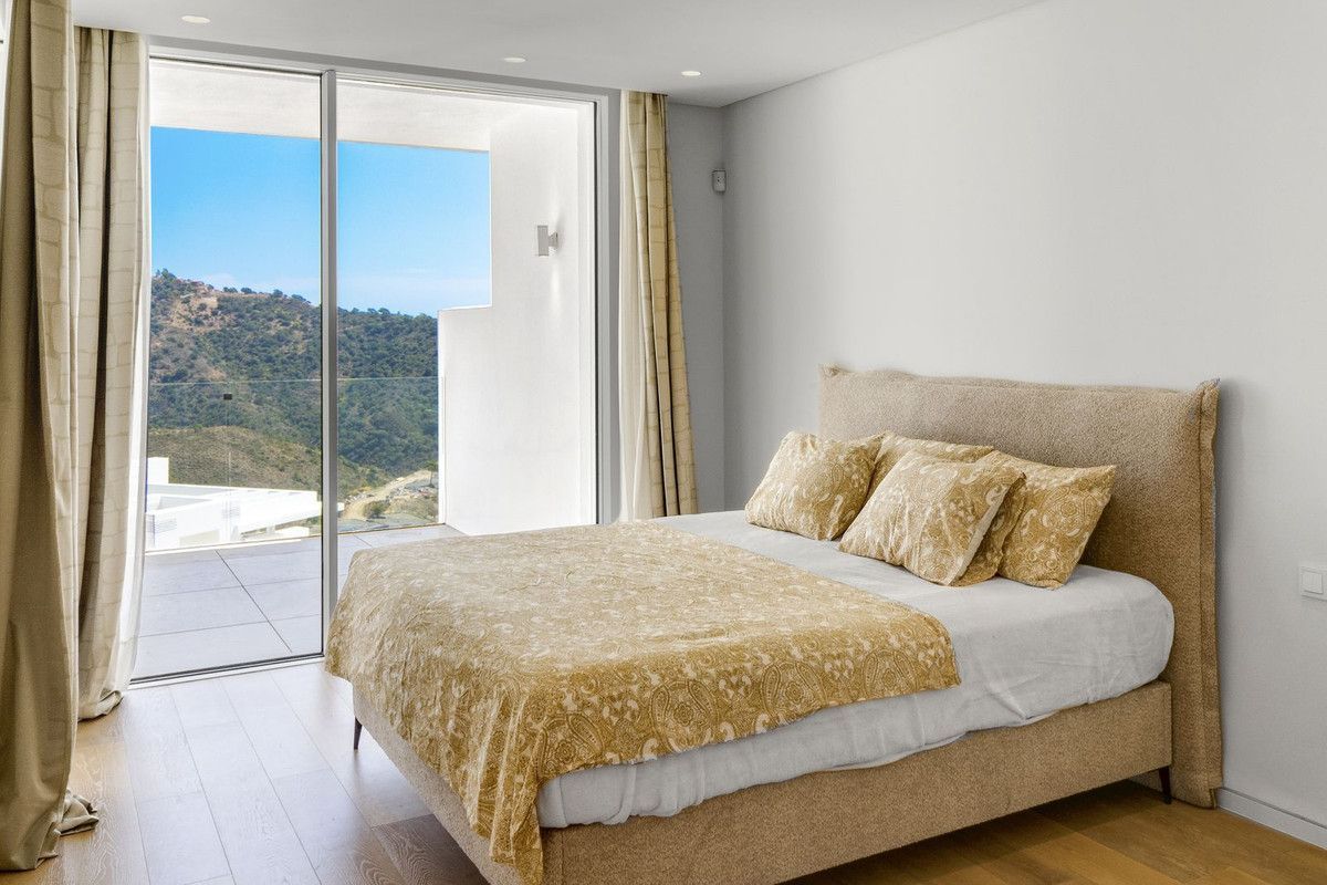 Apartment in Palo Alto, Ojen