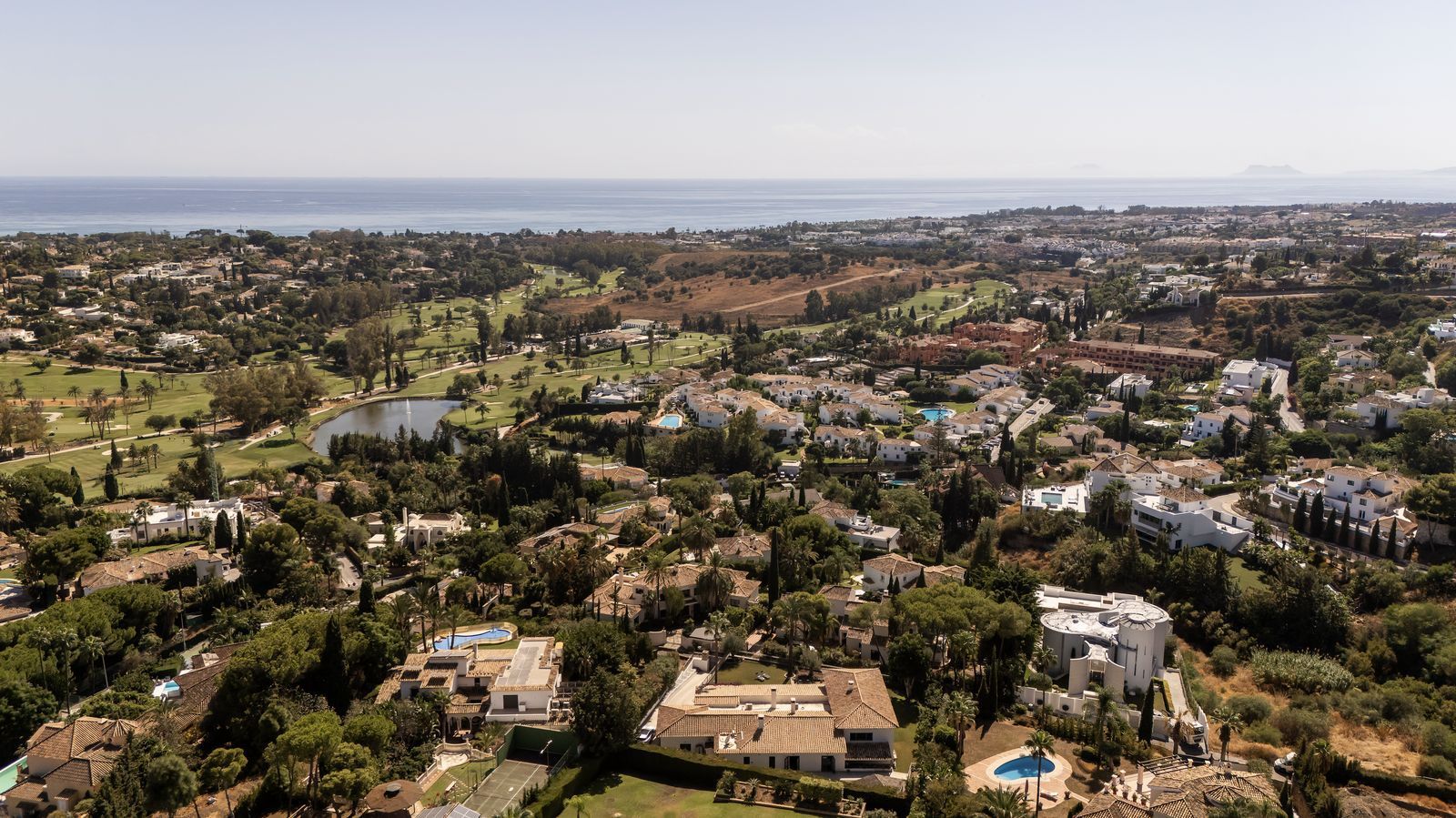 Villa in El Paraiso, Estepona