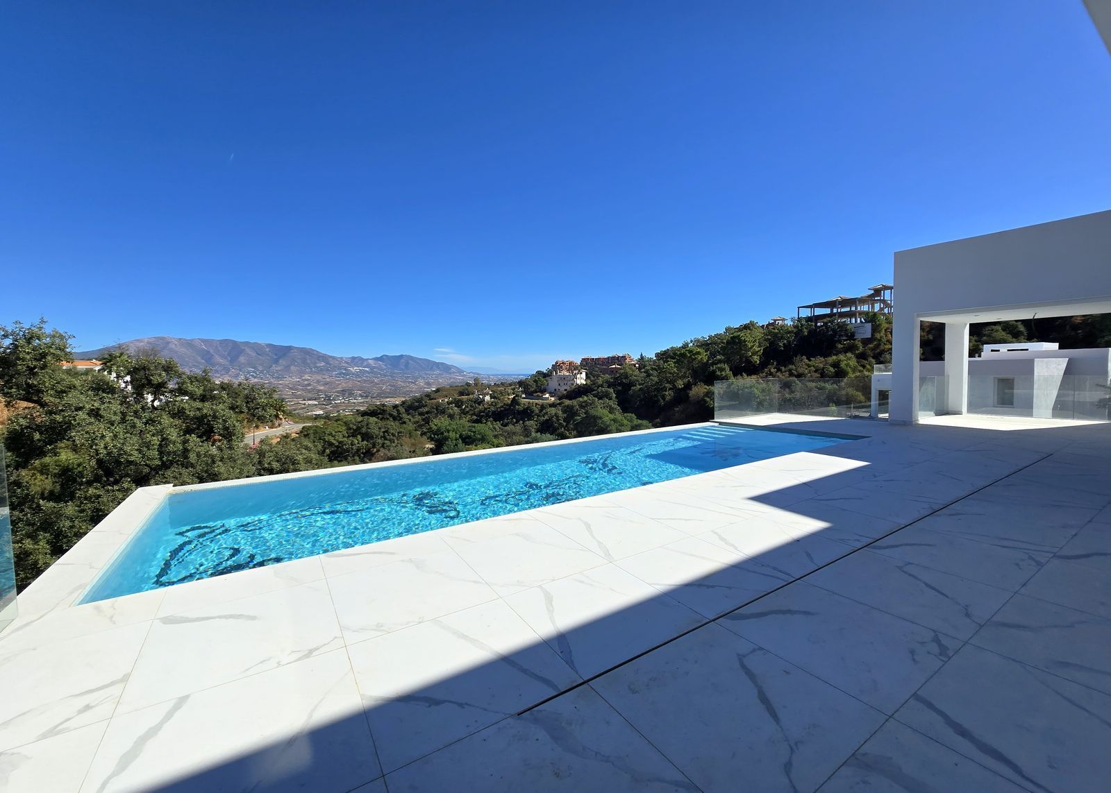 Villa in La Mairena, Marbella