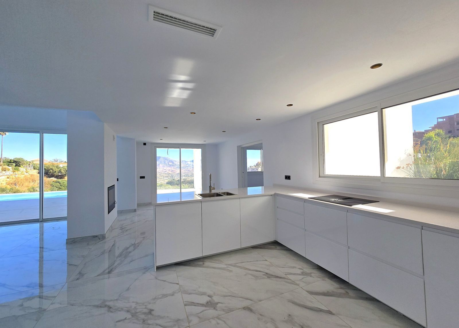 Villa in La Mairena, Marbella