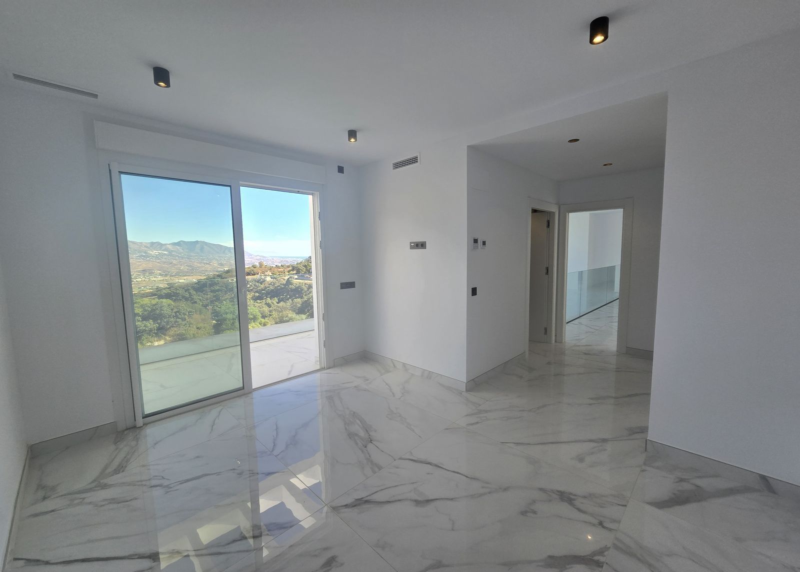 Villa in La Mairena, Marbella