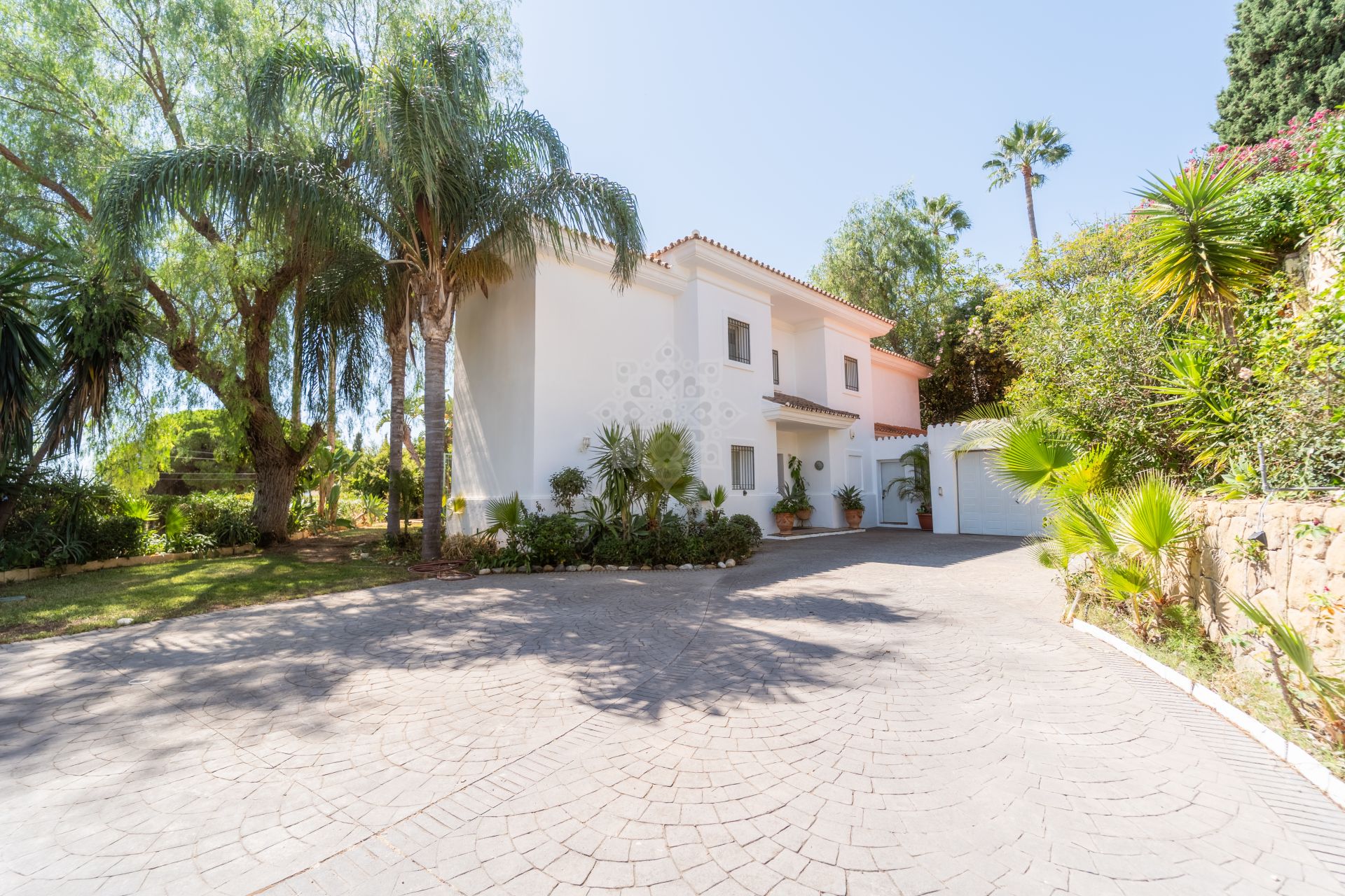 Villa in El Rosario, Marbella