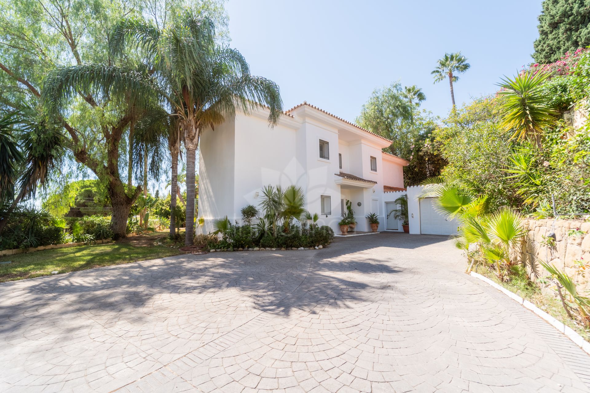 Villa en El Rosario, Marbella