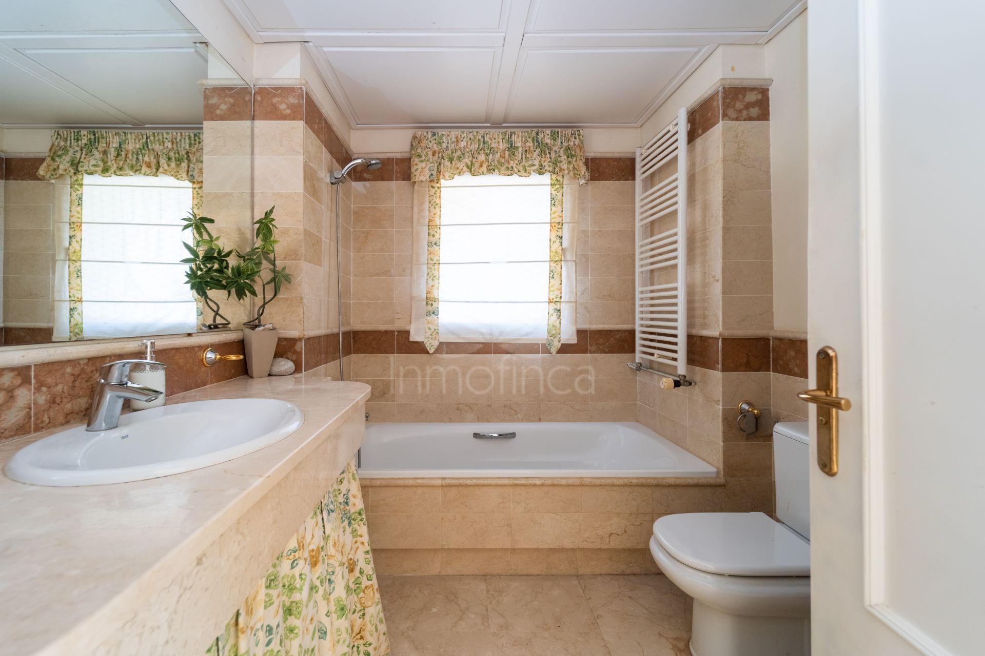 Villa en El Rosario, Marbella